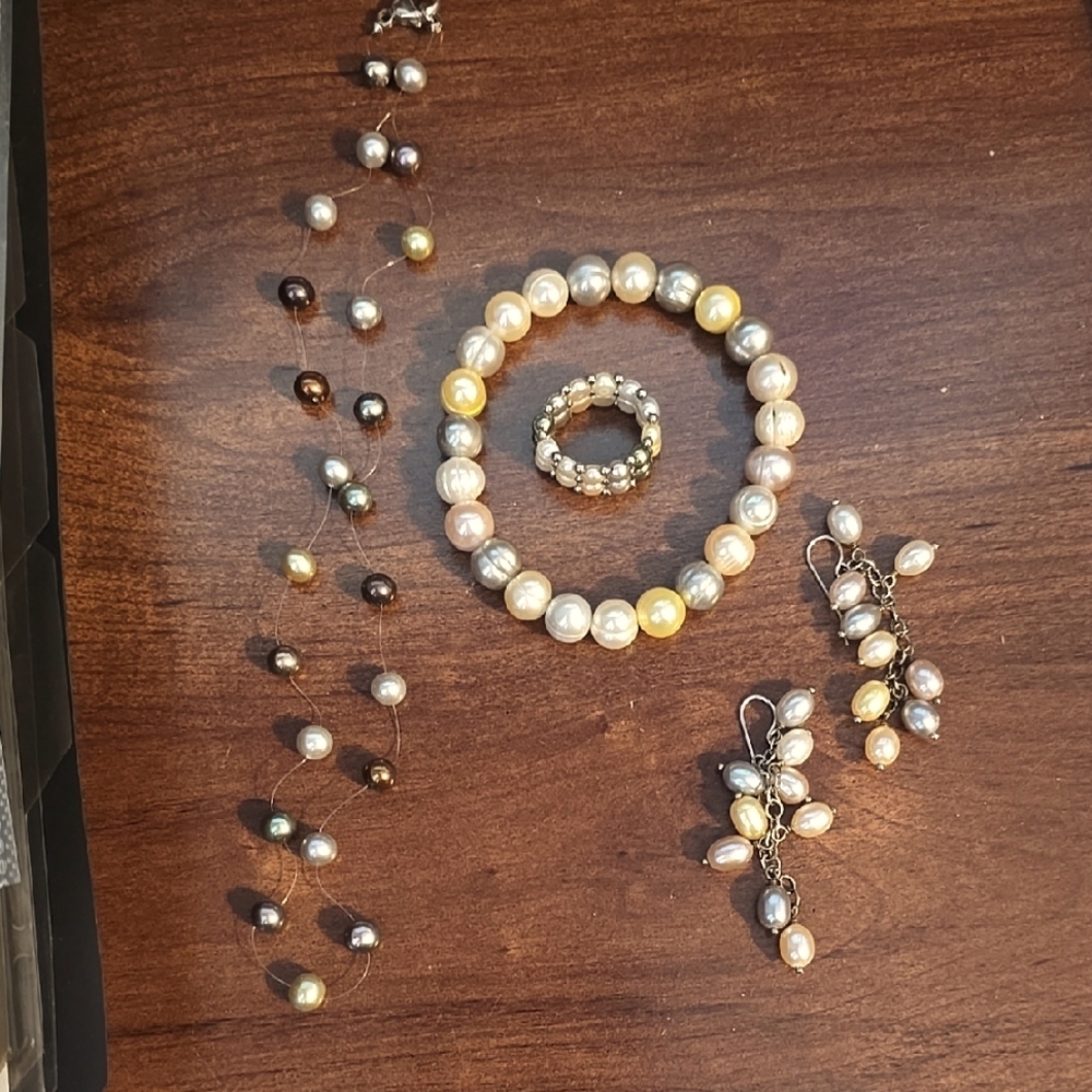 Elegant Pearl Jewelry Set